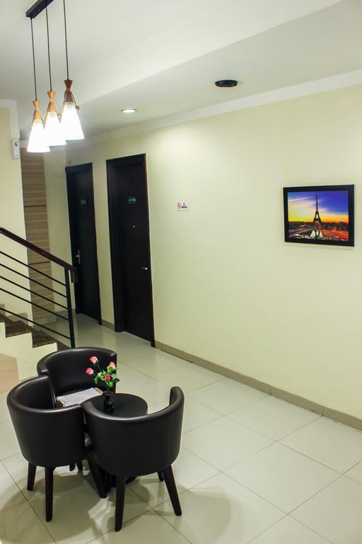 Vindhika Hotel Makassar Extérieur photo