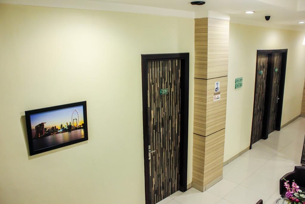 Vindhika Hotel Makassar Extérieur photo