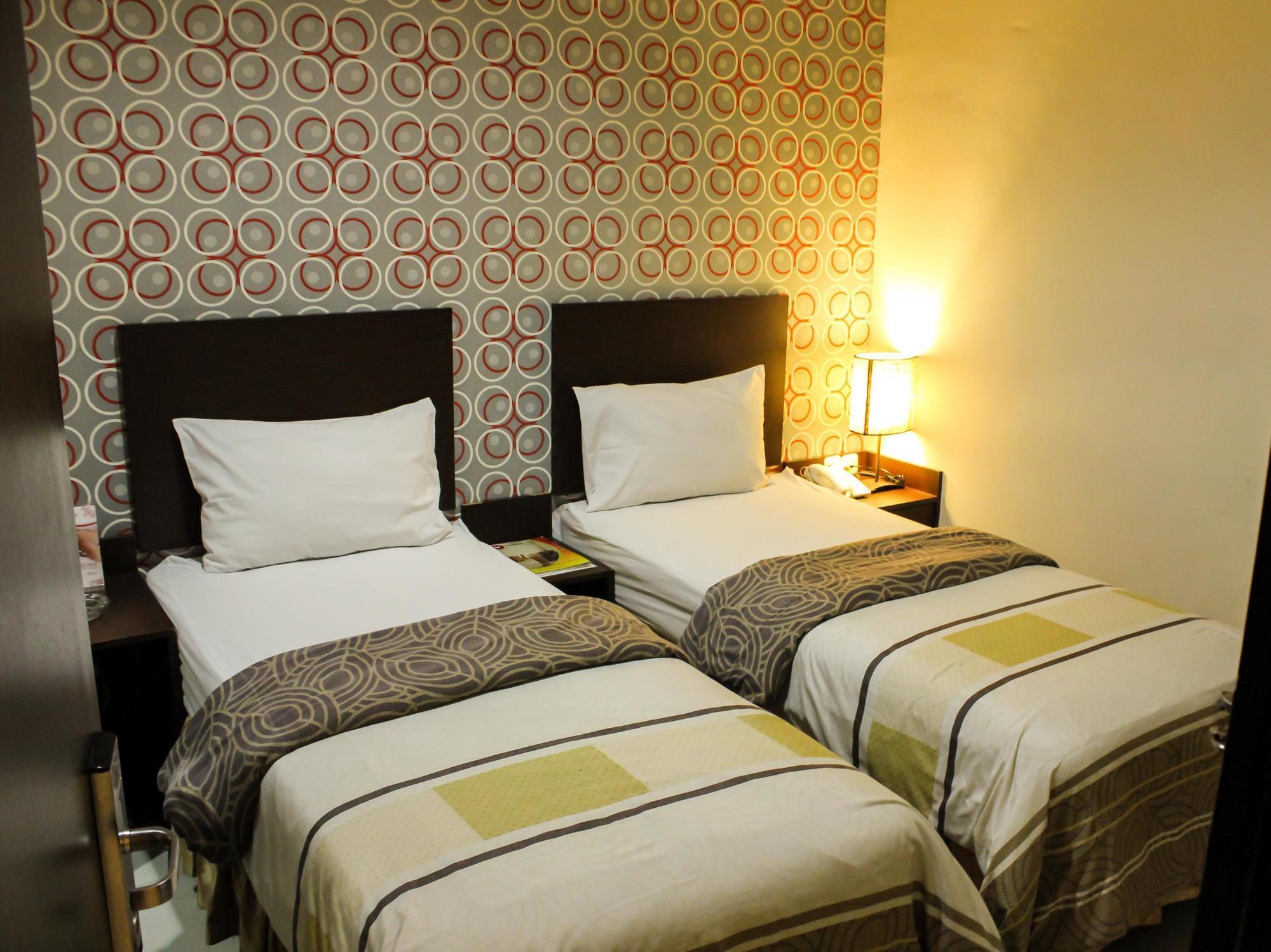 Vindhika Hotel Makassar Extérieur photo